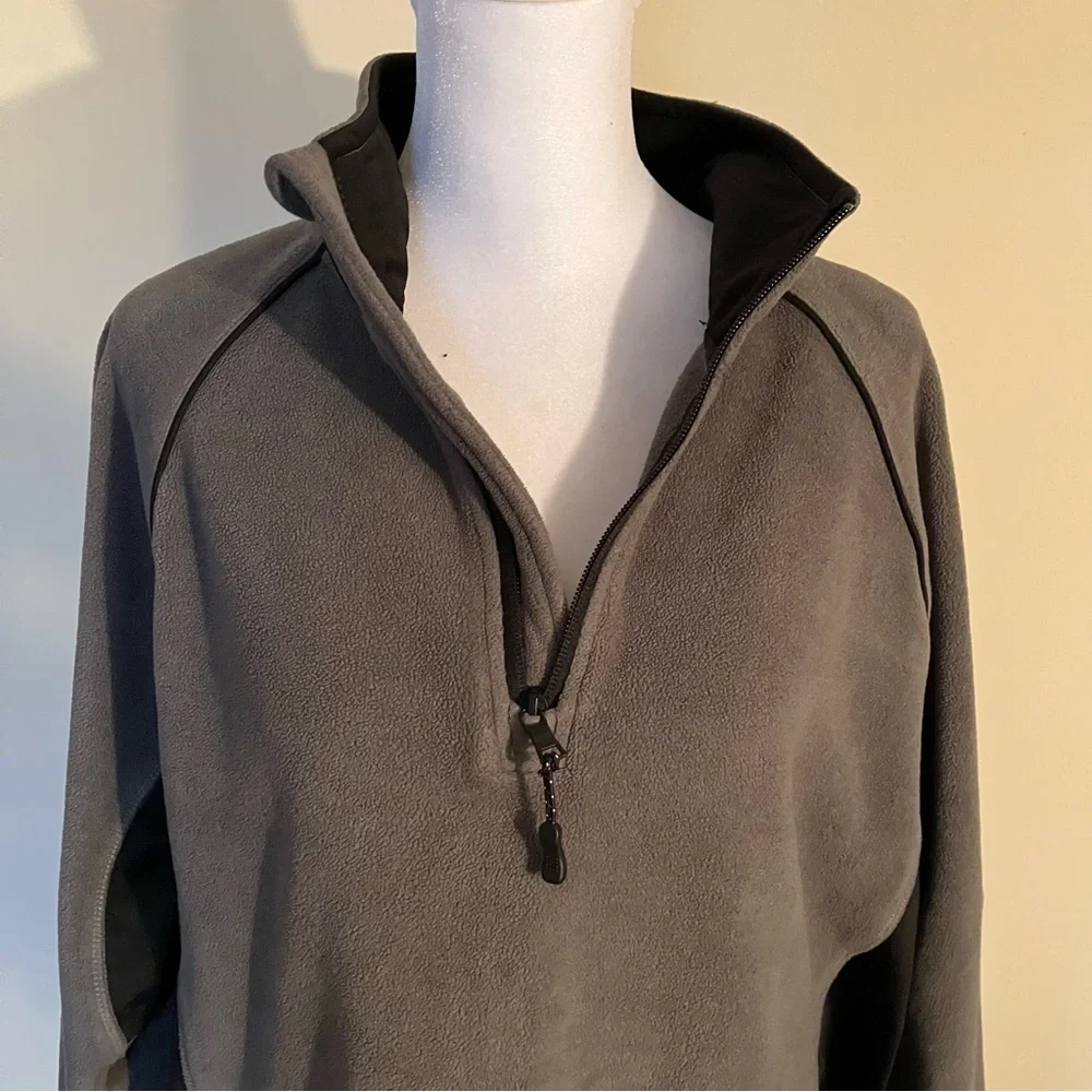 Men’s Saks Fifth Avenue Gray/Black Fleece 3/4 Zip Sweater size Medium